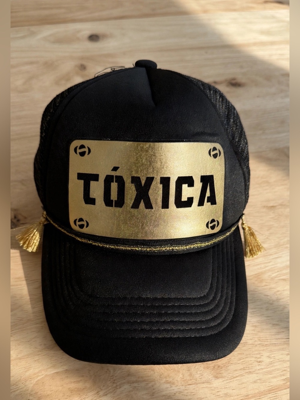 Black and Gold 'Tóxica' Trucker Hat - Women Accessories